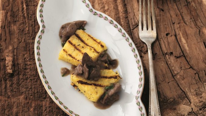 Gegrilde rozemarijnpolenta met levertjes