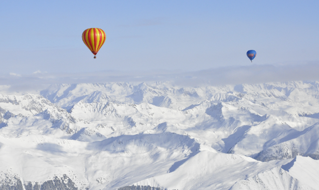 Ballonvaren boven de Dolomieten Ballonvaren boven de Dolomieten