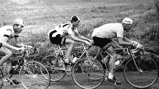 Vittorio Adorni samen met Italo Zilioli en Jacques Anquetil Vittorio Adorni samen met Italo Zilioli en Jacques Anquetil