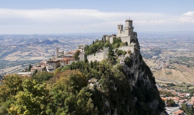 castle-of-san-marino-3880525_1280