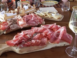Lekkere antipasti bij Osteria Caccia Al Piano