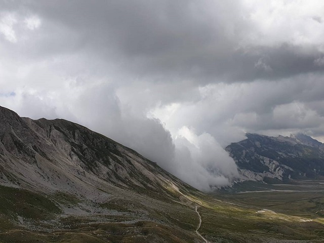 Lopen tussen de wolken