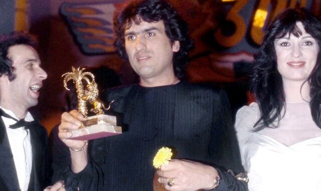 Toto Cutugno geflankeerd door Roberto Benigni en Olivia Carlisi op Sanremo 1980 Toto Cutugno geflankeerd door Roberto Benigni en Olivia Carlisi op Sanremo 1980