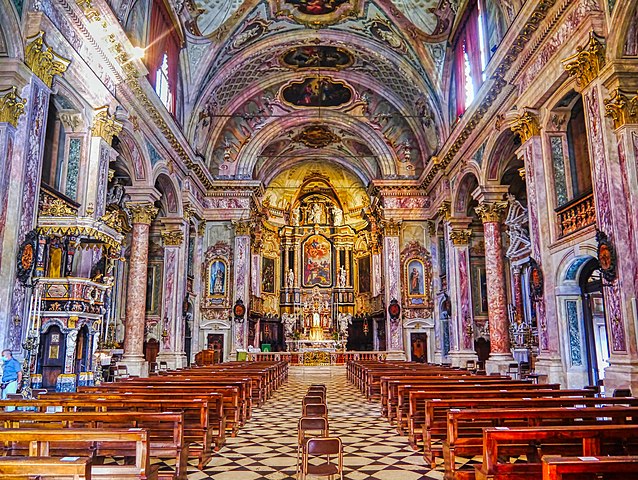 Clusone, basiliek interieur