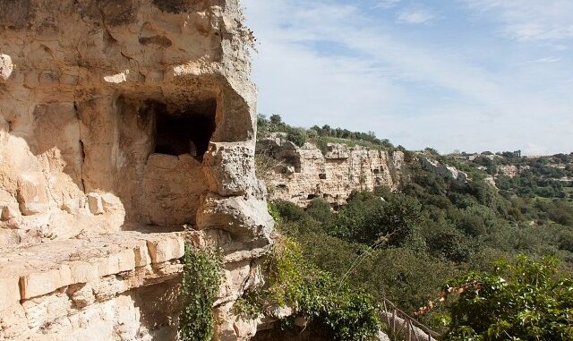 Cava-dIspicafoto-Davide-MauroWikimedia-00001