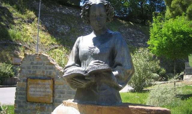 Monument van Isabella in Valsinni (foto Wikicommons - Mateola)