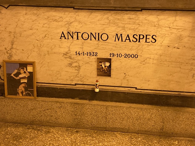Graf van baanwielrenner Antonio Maspes