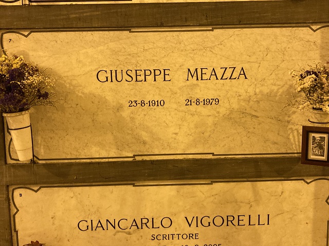 Graf van voetballer en oud-wereldkampioen Giuseppe Meazza