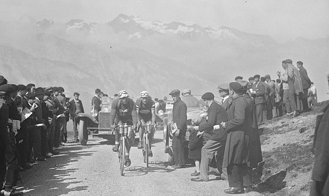 640x480Alfredo_Binda_Learco_Guerra_Tour_de_France_1930_Col_Aubisque